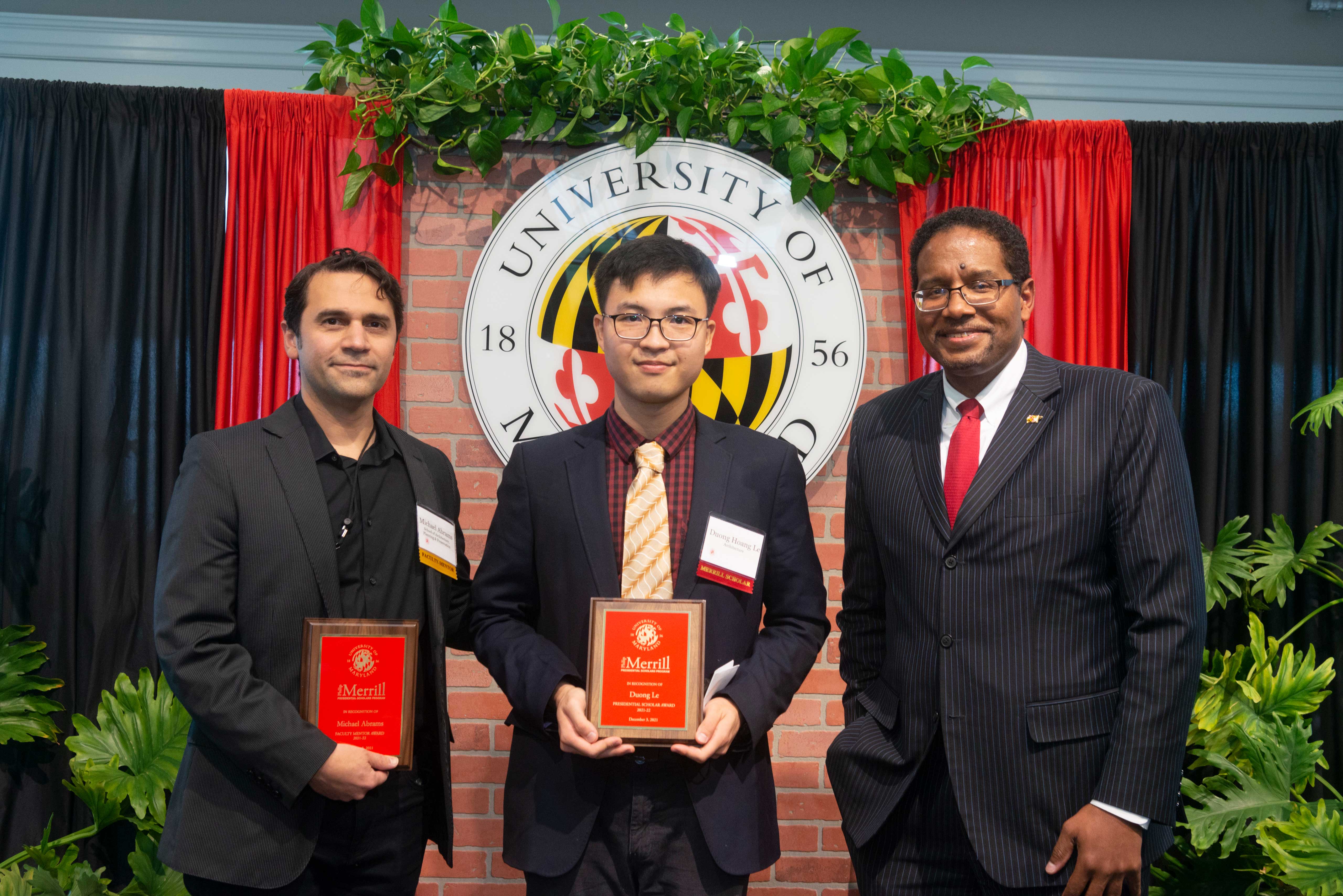Merrill Scholar Duong Le and President Pines